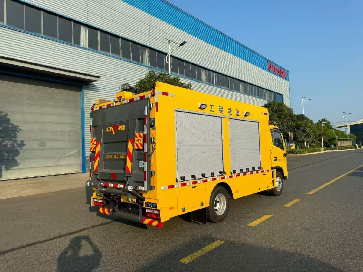 東風(fēng)小多利卡